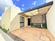 Villa tipo Townhouse en RENTA en privada Maruva Cholul,...