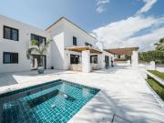 Villa to rent in Nueva Andalucía