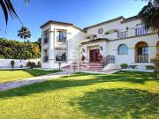 Villa to rent in Nueva Andalucía