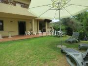 Villa trifamiliare in vendita a Pietrasanta