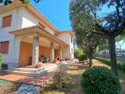 Villa trifamiliare in vendita a Rosignano Marittimo