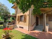 Villa Trifamiliari arredata in affitto, Pietrasanta tonfano