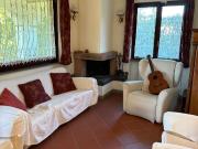 Villa Trifamiliari ristrutturata a Massa