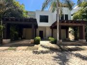 VILLA UBICADA FRENTE A LAGO EN HARMONIA, YUCATAN COUNTRY...