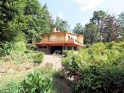 Villa unifamiliare di ampia superficie con giardino in...