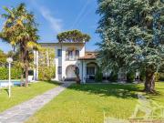 Villa unifamiliare in affitto a Forte Dei Marmi