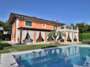 Villa unifamiliare in affitto a Forte Dei Marmi