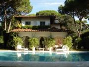 Villa unifamiliare in affitto a Forte Dei Marmi