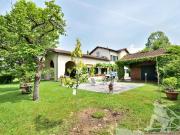 Villa unifamiliare in affitto a Forte Dei Marmi