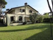 Villa unifamiliare in affitto a Forte Dei Marmi