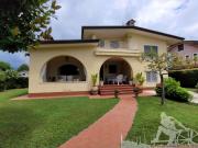 Villa unifamiliare in affitto a Forte Dei Marmi