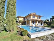 Villa unifamiliare in affitto a Forte Dei Marmi