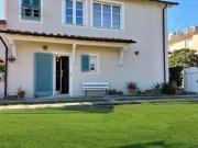 Villa unifamiliare in affitto a Forte Dei Marmi