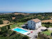 Villa vicina a le spiagge di Senigallia 260m² Senigallia