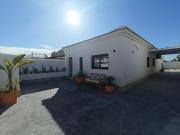 Villa. Villa de lujo de un nivel en El Chaparral,...