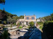 Villa vue mer à fort potentiel d’aménagement – Gigaro...