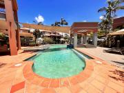 villa with 3 bedroom, CLEAR ISLAND WATERS QLD 4226...