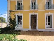 Village avec tous commerces, cafes, restaurants, ecoles...