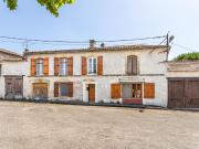 Village house with outbuildings and garden 137m² Bourg...