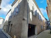 Village sympa avec tous commerces, bar/restaurant,...