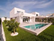 Villas con piscina privada y parking en Los Montesinos