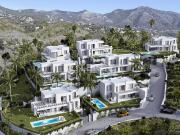 Villas con Vistas al Mar y Diseño Espacioso en Mijas