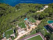 Villas de lujo cerca de la playa y del pueblo de Begur...