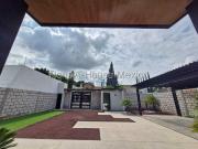 Villas del Mesón. VENTA Casa con cuarto de servicio, 4...