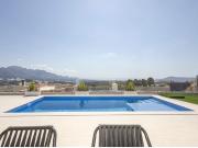 Villas independientes con piscina en parcelas de 350...