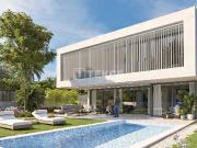 Villas Independientes con Piscinas Cerca de la Playa en...