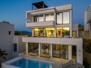 Villas junto al campo de golf con piscina privada en Mijas