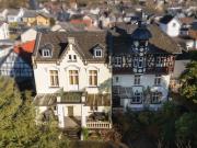 Villenanwesen in Rheinlage modernisiert mit...