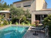 VILLENEUVE LES AVIGNON, belle maison
