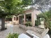 Villeneuve les Avignon, maison de plain pied avec jardin