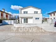 Villetta a schiera di 170 m con 5 locali e box auto in...