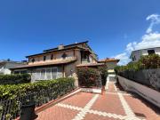 Villetta a schiera in affitto di 250 m² in Via...