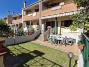 Villetta a schiera in vendita a Aprilia LT