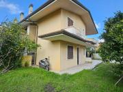 Villetta a schiera in vendita a Montignoso MS