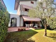 Villetta a schiera in vendita a Montignoso MS