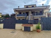 Villetta a schiera in vendita di 120 m² in Via Lago...