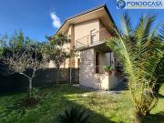 Villetta a schiera in vendita di 140 m² in Via Tonfano, 182