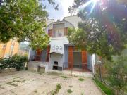 Villetta a schiera in vendita di 172 m² in Via Leoni...