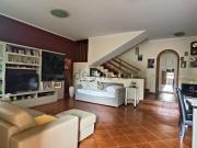 Villetta a schiera in vendita di 179 m² in Via Gussola