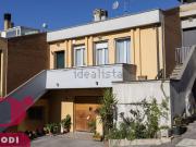 Villetta a schiera in vendita di 180 m² in Via dei Tigli, 27