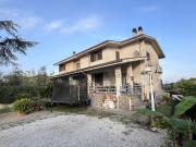 Villetta a schiera in vendita di 188 m² in Via Orzinuovi, 18