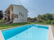 Villetta a schiera in vendita di 210 m² in Via Leonardo...