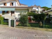 Villetta a schiera in vendita di 213 m² in Via Mario...