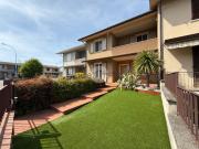 Villetta a schiera in vendita di 215 m² in Via Divisione...