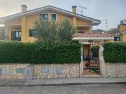 Villetta a schiera in vendita di 220 m² in Via di Villa...