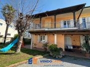Villetta a schiera in vendita di 221 m² in Via Cuneo, 6